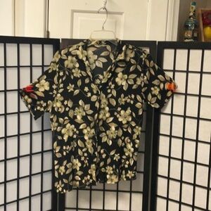 Vintage Black blouse with tan flowers size medium excellent condition